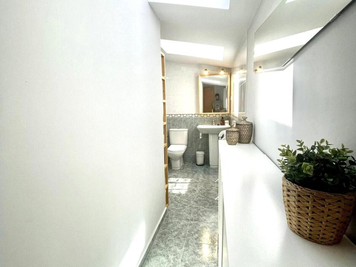 Calu Homes Duplex Cerca Playa De Huelin Málaga Eksteriør bilde