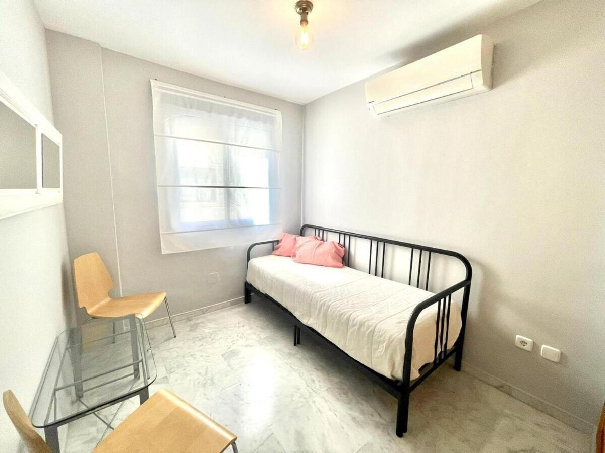 Calu Homes Duplex Cerca Playa De Huelin Málaga Eksteriør bilde