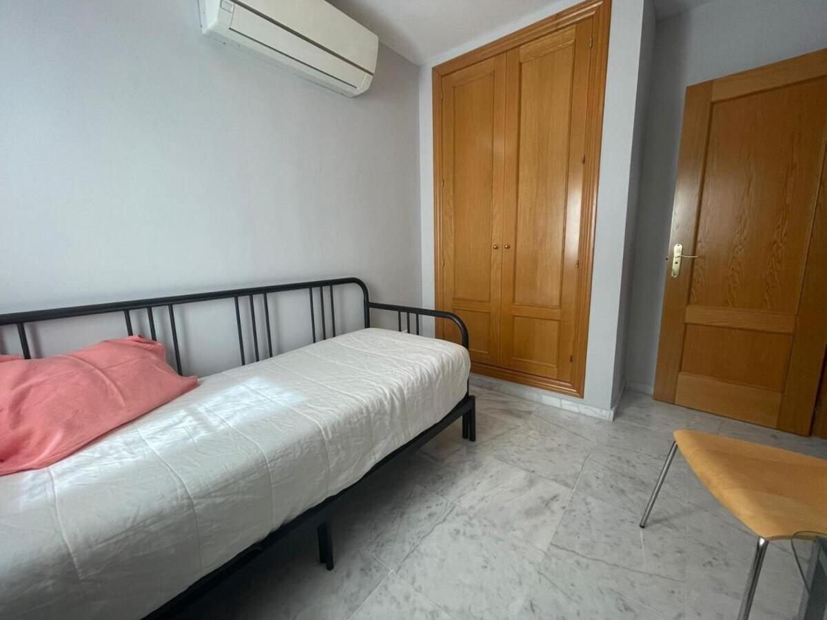 Calu Homes Duplex Cerca Playa De Huelin Málaga Eksteriør bilde
