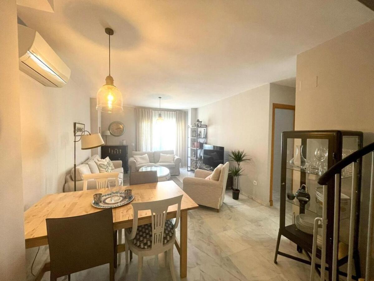 Calu Homes Duplex Cerca Playa De Huelin Málaga Eksteriør bilde