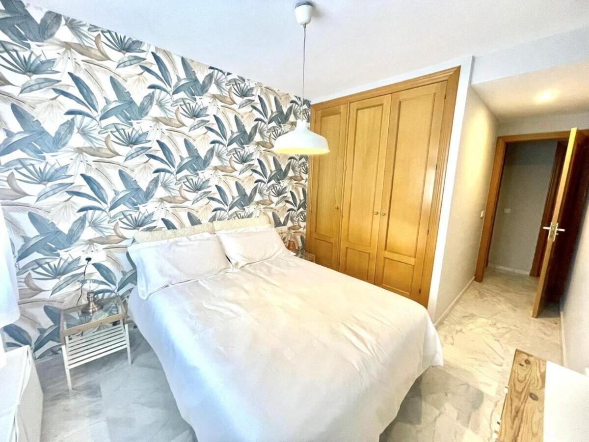 Calu Homes Duplex Cerca Playa De Huelin Málaga Eksteriør bilde